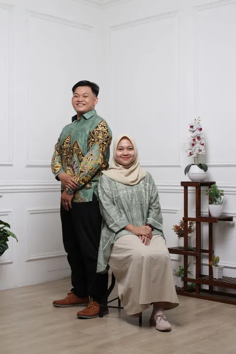 Foto sampul undangan Tria & Juli