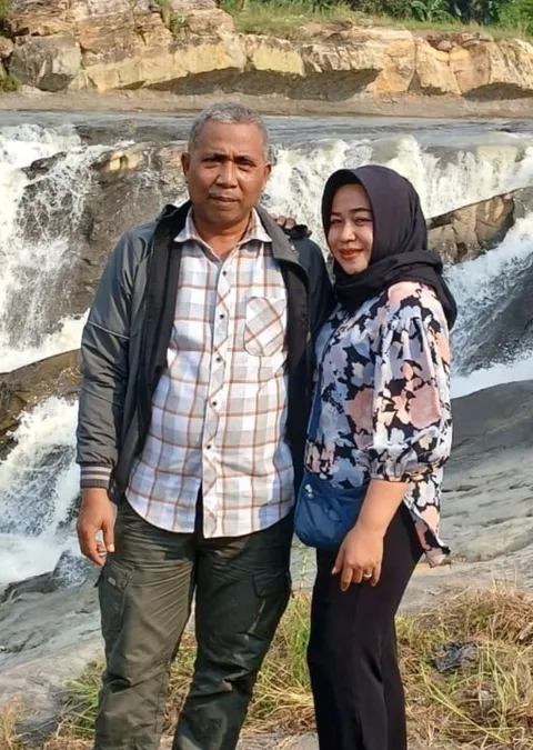 Foto sampul undangan Hendri & Lenih
