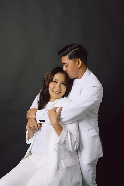 Foto sampul undangan Laura & Dafi