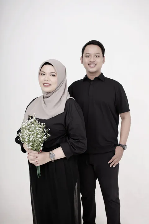 Foto sampul undangan Nia & Abhi