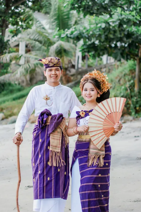 Foto sampul undangan Omang & Danu