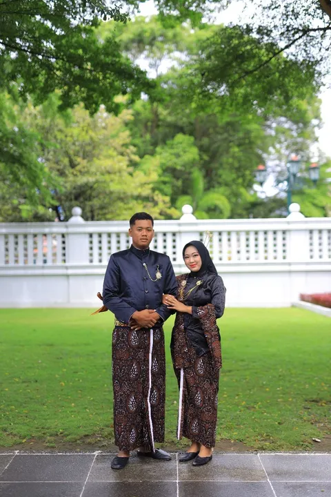 Foto sampul undangan Ella & Iqbal