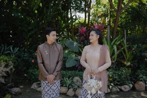 Foto sampul undangan Putri & Wahyu