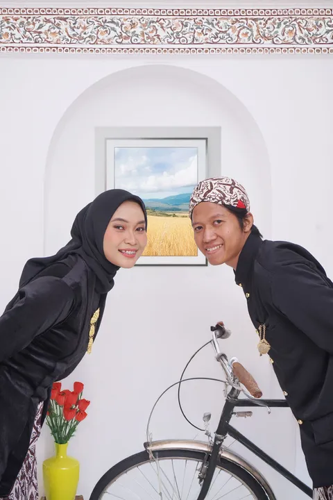 Foto sampul undangan Naim & Erick