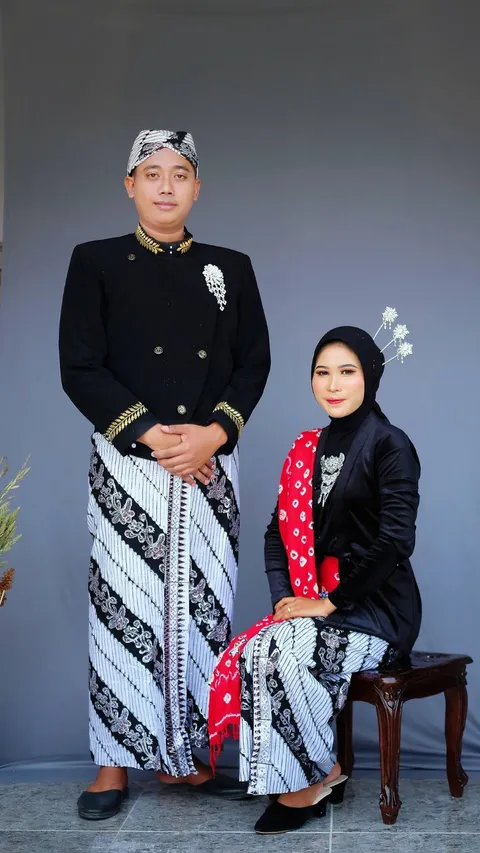Foto sampul undangan Utami & Furqon