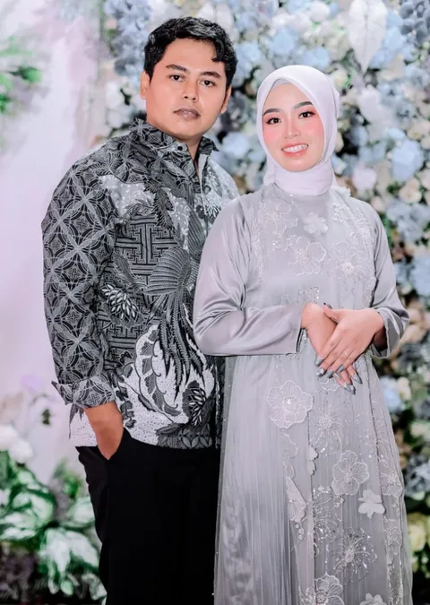 Foto sampul undangan Tohar & Risma