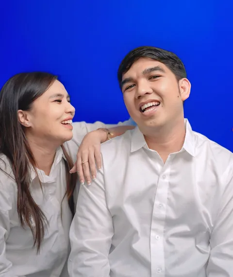 Foto sampul undangan Dela & Andre