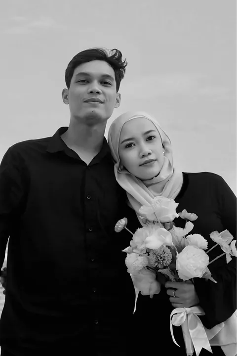 Foto sampul undangan Monica Feby Anti & Muhammad Mukhlis Prasetyo