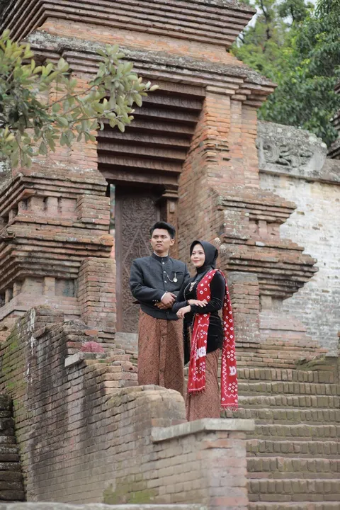 Foto sampul undangan Riza & Mega