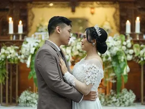 Foto sampul undangan Evan & Adien