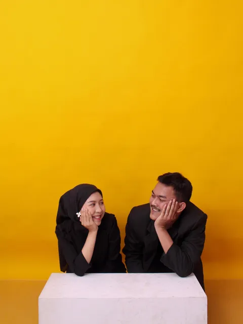 Foto sampul undangan Revi & Marcos