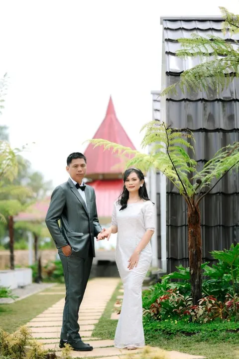 Foto sampul undangan Ronald & Emil