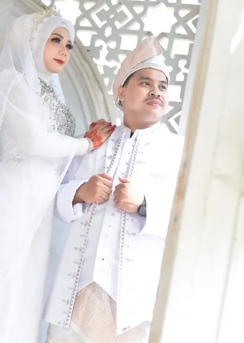 Foto sampul undangan Darlini & Mashari