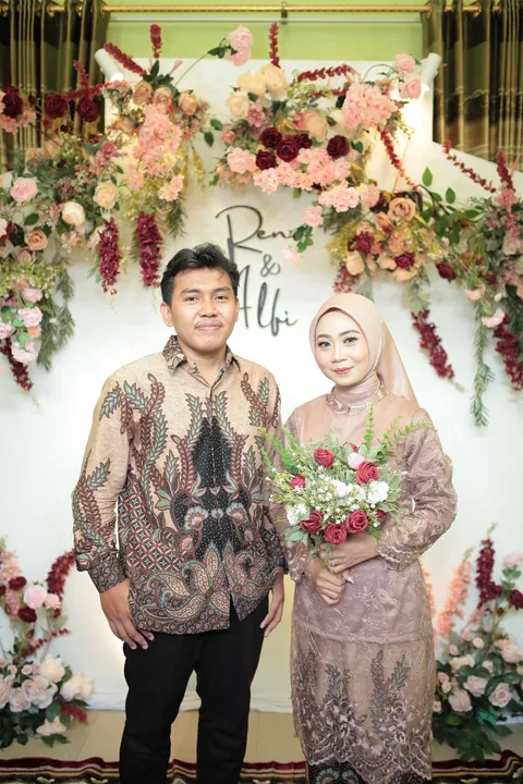 Foto sampul undangan Alfi & Reno