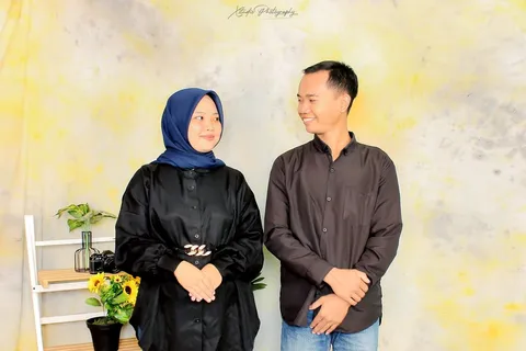 Foto sampul undangan Waroka & Lia