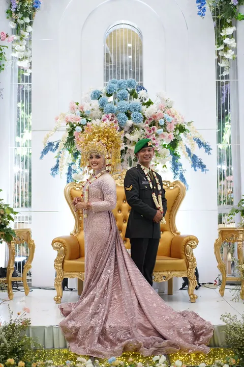 Foto sampul undangan Fani & Dezan