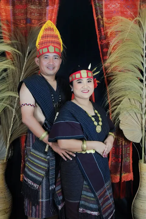 Foto sampul undangan Dewi & Victor