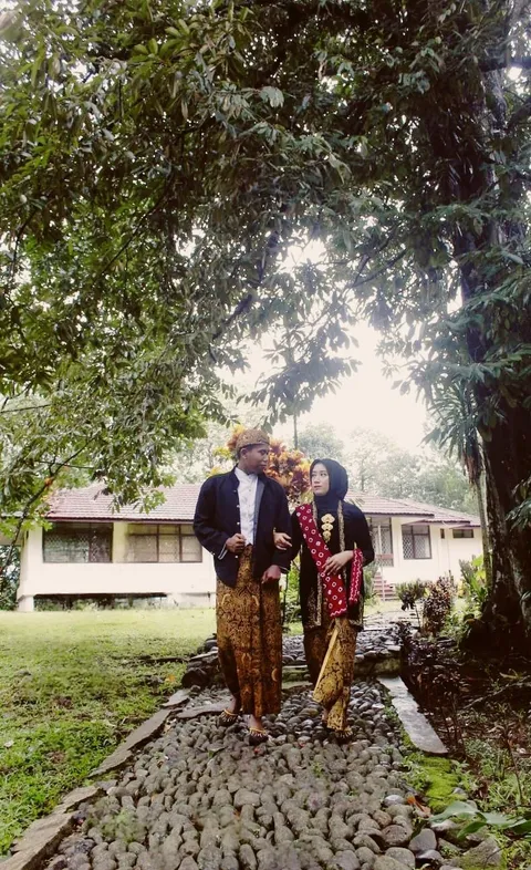 Foto sampul undangan Ali & Vira