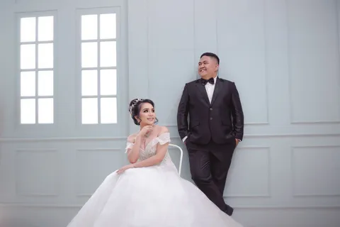 Foto sampul undangan Nela & Cevin