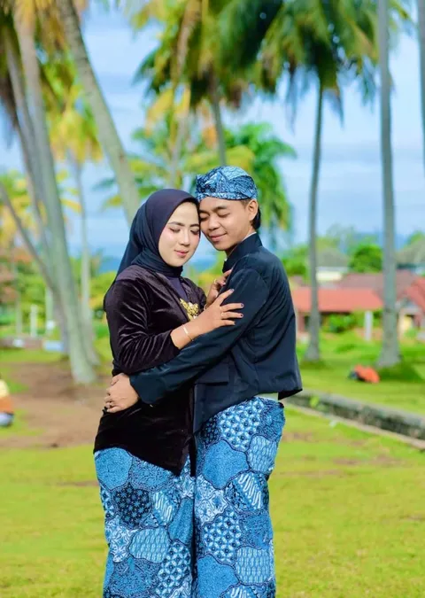 Foto sampul undangan Riko & Upit