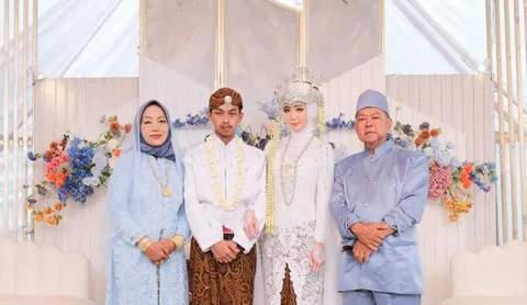 Foto sampul undangan Mumun & Jaka