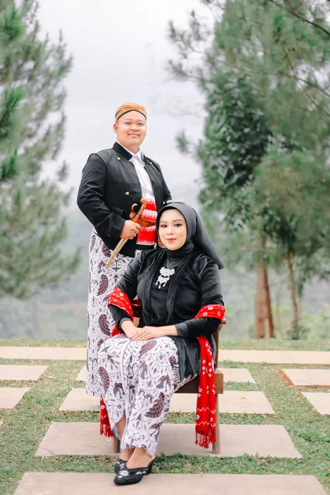 Foto sampul undangan Anggy & Topik