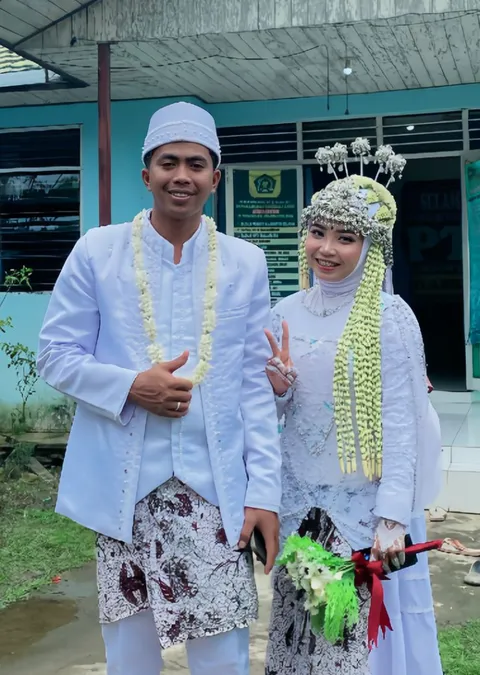 Foto sampul undangan Raju & Dinda