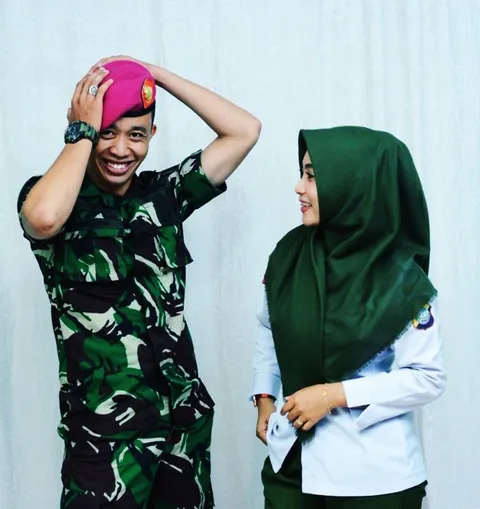 Foto sampul undangan Melti & Anjas