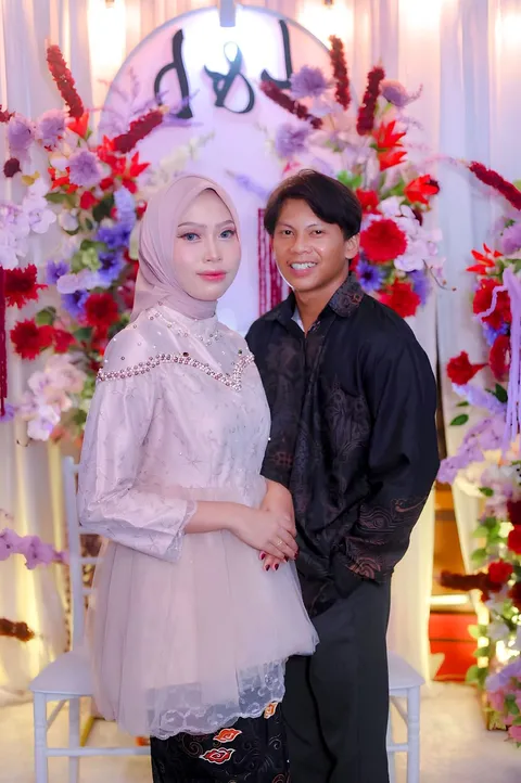 Foto sampul undangan Burhan & Liliana