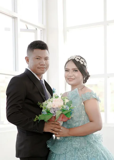 Foto sampul undangan Rinna & Deddy