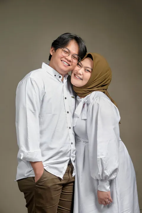 Foto sampul undangan Erlangga & Asti