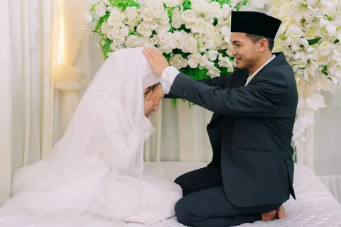Foto sampul undangan Anto & Sari