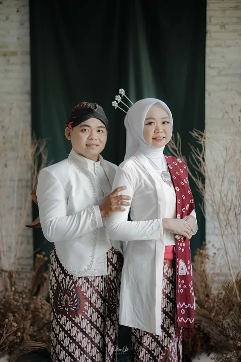 Foto sampul undangan Anton & Tina