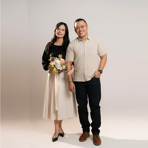 Foto sampul undangan Uli & Nru