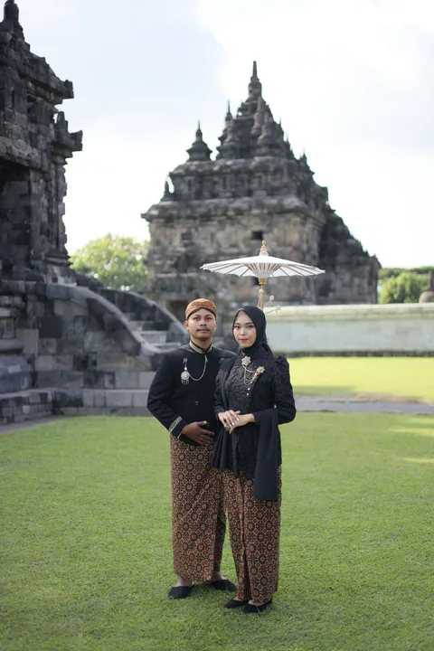 Foto sampul undangan Fadhil & Aprilia