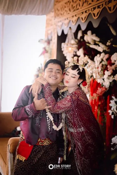 Foto sampul undangan Febby Nurhasanah & Dede Ruliana