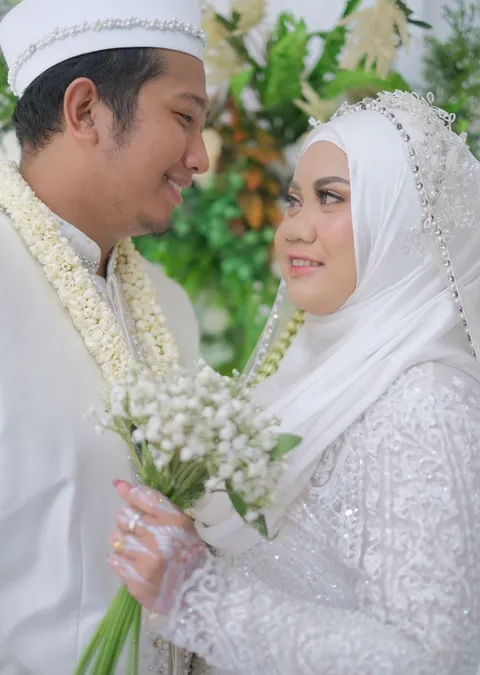 Foto sampul undangan Cahyati & Fajar