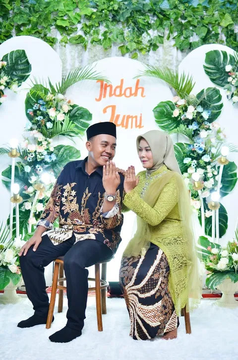 Foto sampul undangan Indah & Jumi