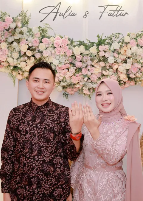 Foto sampul undangan Aulia & Fatur