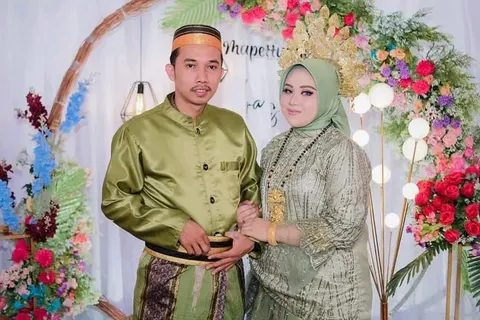 Foto sampul undangan Pernikahan & Undangan