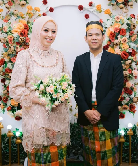 Foto sampul undangan Esse & Fahri