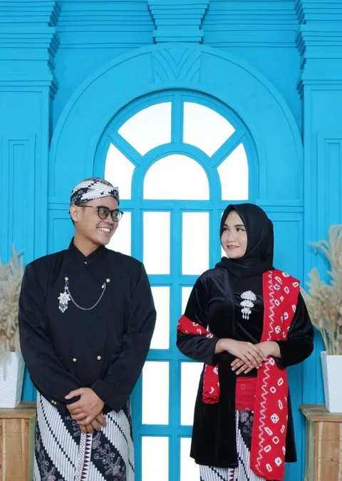 Foto sampul undangan Azis & Sri