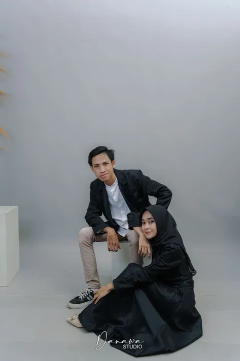 Foto sampul undangan Nauval & Arrum
