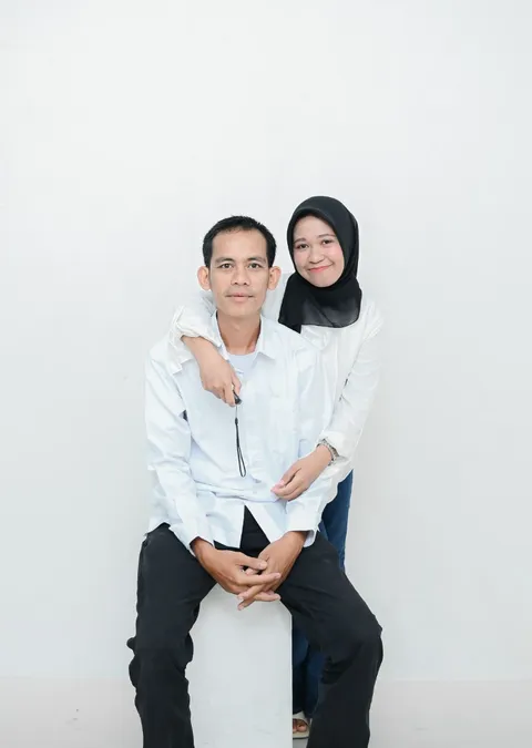 Foto sampul undangan Asroy & Meli
