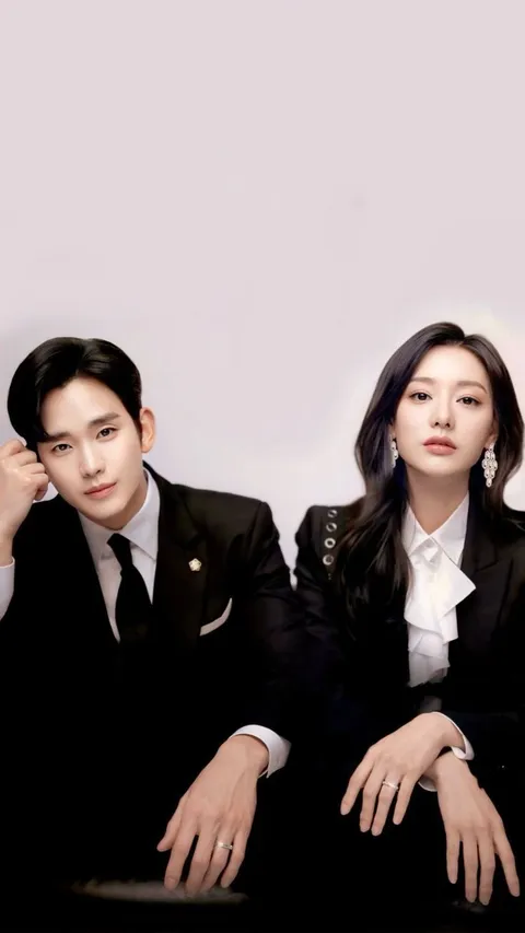 Foto sampul undangan Kim Soo Hyun & Kim Ji Won
