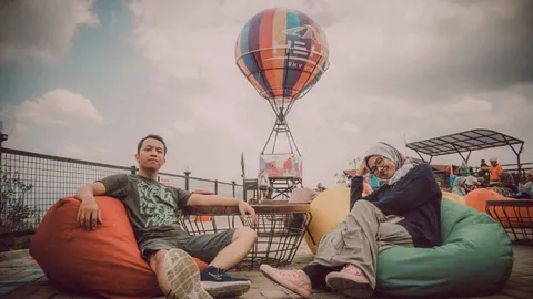 Foto sampul undangan Indri & Adhitya