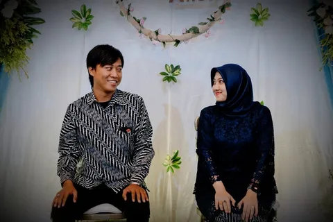 Foto sampul undangan Aini & Alief