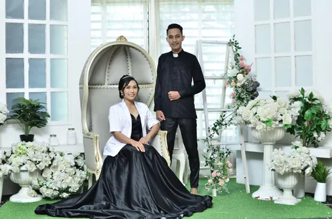 Foto sampul undangan Pdt. Mixel Manoppo, S.Th & Dr. Ria Pusparani Puansalaing