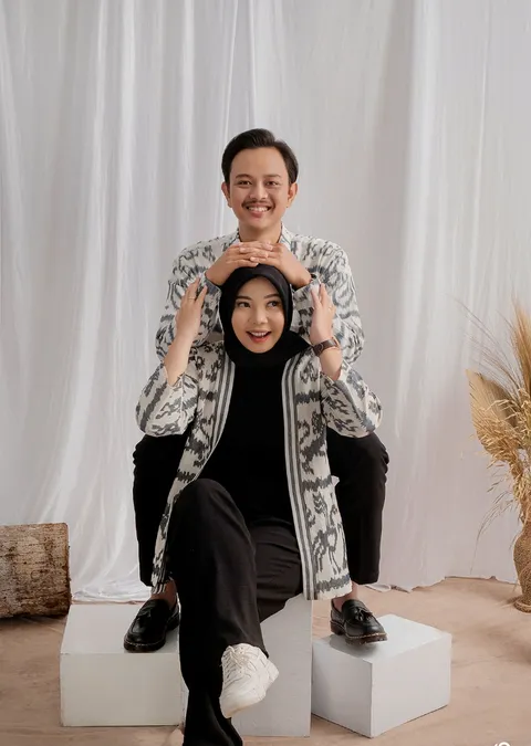 Foto sampul undangan Riska & Awee