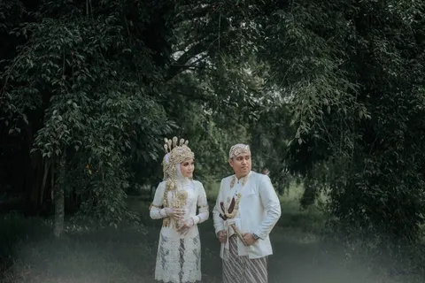 Foto sampul undangan Euis & Haris